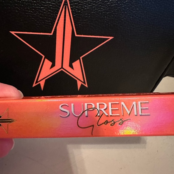 Jeffree Star Batwing cosmetic bag and supreme lip gloss Brand New no tags. - Picture 2 of 5